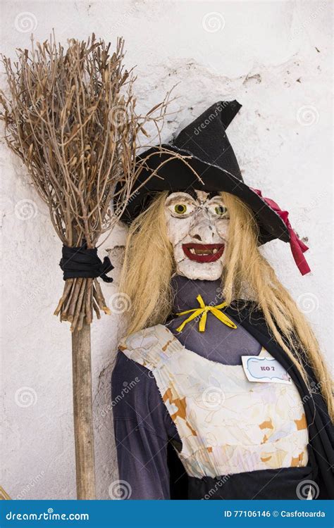 The Art of Craftsmanship: Designing Wandering Witch Scarecrows